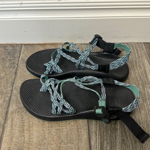 Chaco green and purple sandals size 8 - Picture 1 of 9